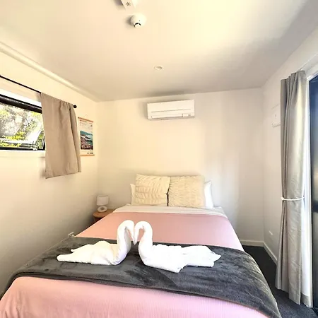 The Flaming Kiwi Backpackers Hostel Queenstown Exterior photo