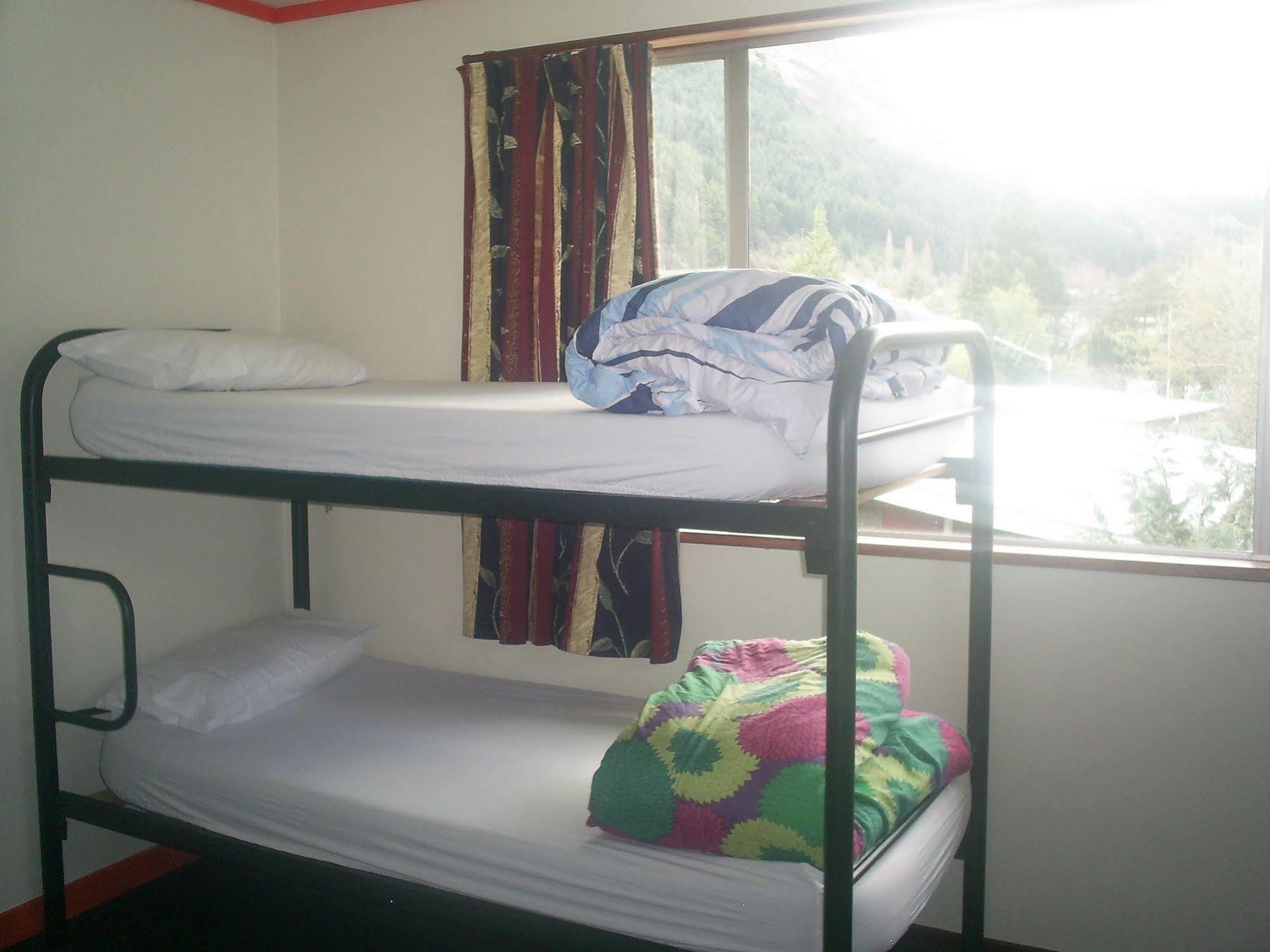 The Flaming Kiwi Backpackers Hostel Queenstown